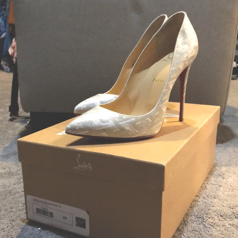 Christian Louboutin - Size 39